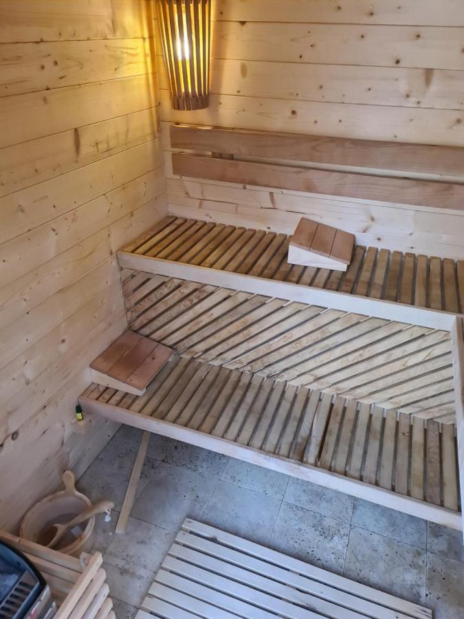 Casa Piri Hotell Anina Eksteriør bilde