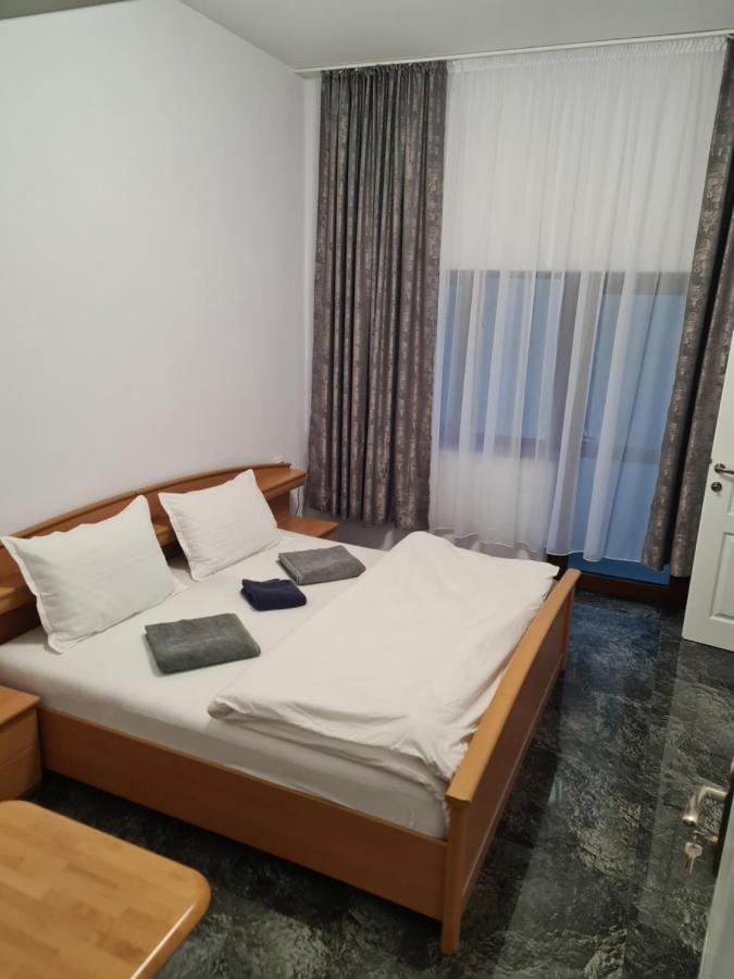 Casa Piri Hotell Anina Eksteriør bilde