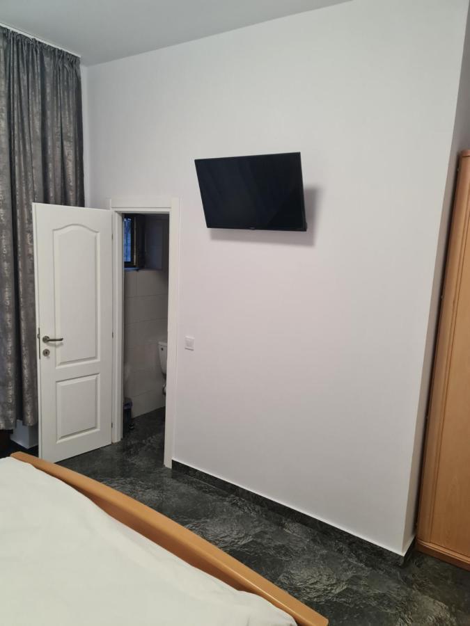 Casa Piri Hotell Anina Eksteriør bilde