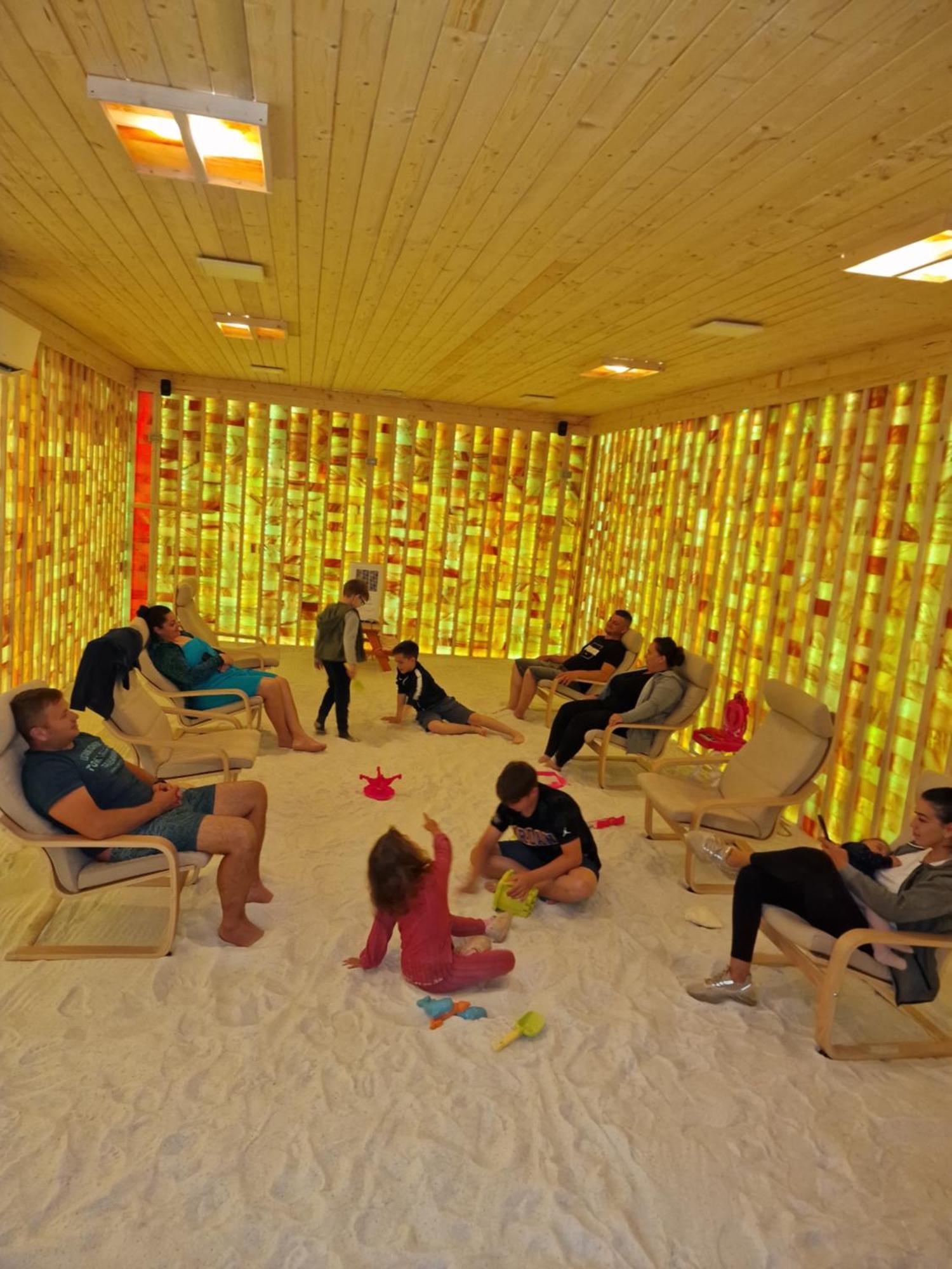 Casa Piri Hotell Anina Eksteriør bilde