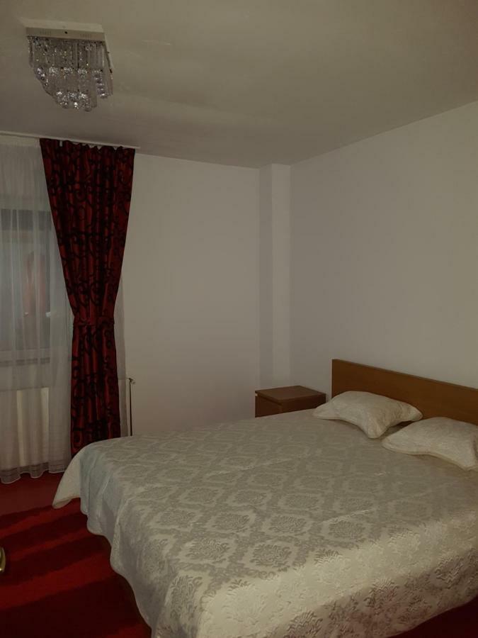 Casa Piri Hotell Anina Eksteriør bilde