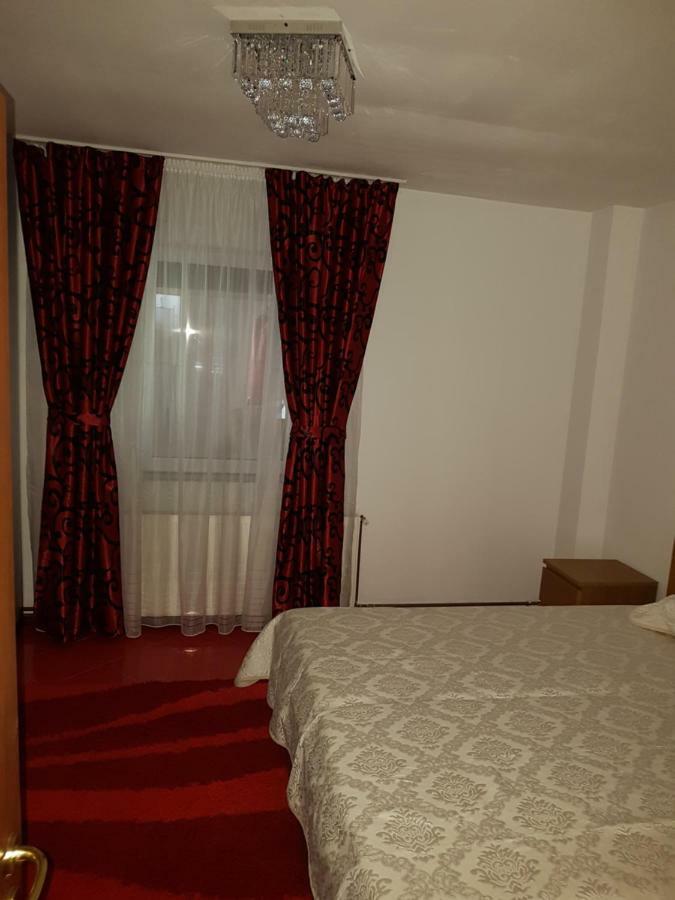 Casa Piri Hotell Anina Eksteriør bilde