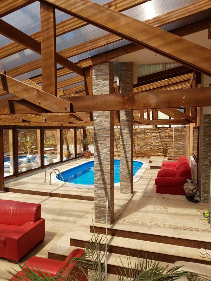 Casa Piri Hotell Anina Eksteriør bilde